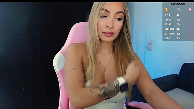 Snapshot of im_grecia chatting on 10.22.25 im grecia online show from 10.22.25