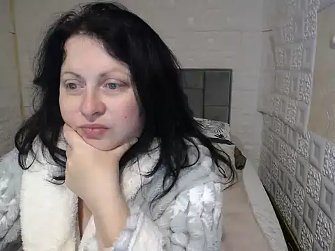 Snapshot of Lillian2 chatting on 12.02.24 Lillian2 online show from 12.02.24