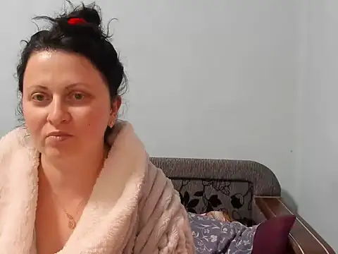 Snapshot of Lillian2 chatting on 12.31.24 Lillian2 online show from 12.31.24