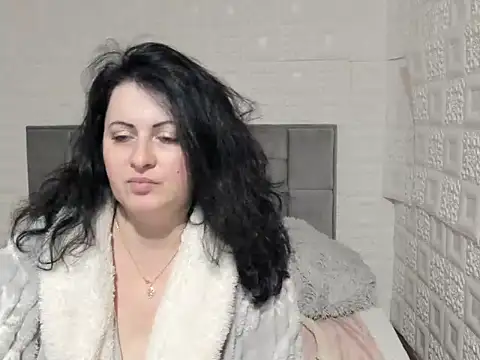 Snapshot of Lillian2 chatting on 01.24.25 Lillian2 online show from 01.24.25