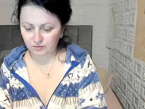 Snapshot of Lillian2 chatting on 03.14.25 Lillian2 online show from 03.14.25