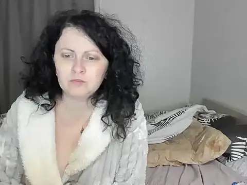 Snapshot of Lillian2 chatting on 09.28.25 Lillian2 online show from 09.28.25