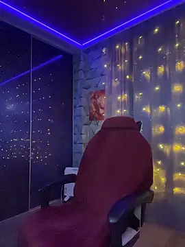 Snapshot of Queen_of_pain chatting on 12.18.25 Queen of pain online show from 12.18.25