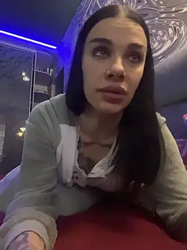 Snapshot of Queen_of_pain chatting on 12.23.25 Queen of pain online show from 12.23.25