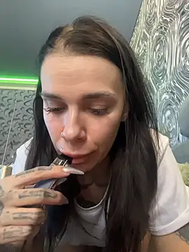 Snapshot of Queen_of_pain chatting on 02.11.26 Queen of pain online show from 02.11.26