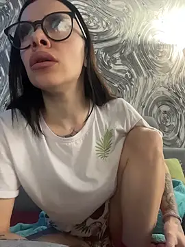 Snapshot of Queen_of_pain chatting on 03.18.26 Queen of pain online show from 03.18.26