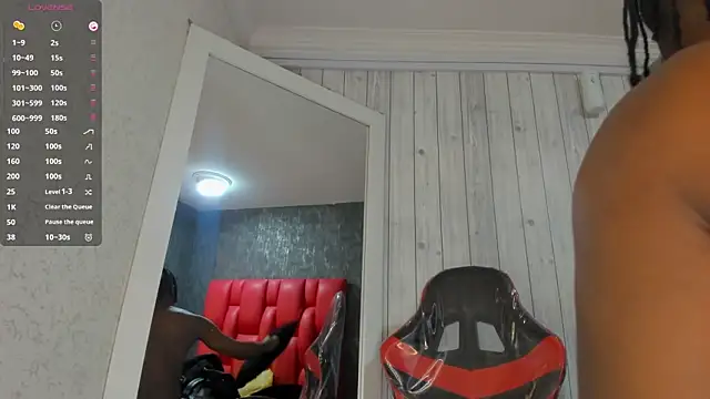 Snapshot of DominicSccott chatting on 09.19.25 DominicSccott online show from 09.19.25