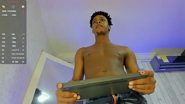 Snapshot of DominicSccott chatting on 09.30.25 DominicSccott online show from 09.30.25