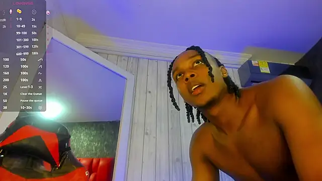 Snapshot of DominicSccott chatting on 10.21.25 DominicSccott online show from 10.21.25