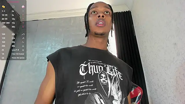 Snapshot of DominicSccott chatting on 11.21.25 DominicSccott online show from 11.21.25