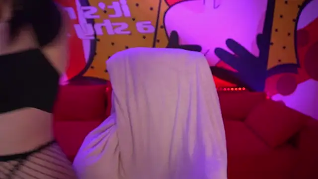 Snapshot of Daenerys_Daenn chatting on 12.02.24 Daenerys Daenn online show from 12.02.24