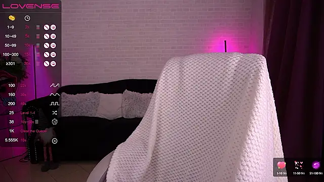 Snapshot of Daenerys_Daenn chatting on 12.03.24 Daenerys Daenn online show from 12.03.24