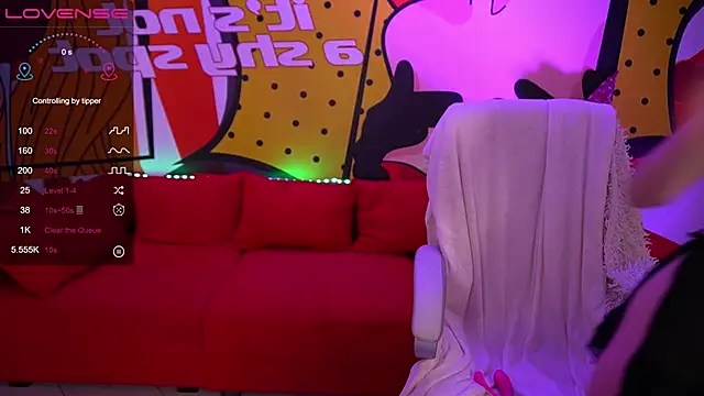 Snapshot of Daenerys_Daenn chatting on 12.12.24 Daenerys Daenn online show from 12.12.24