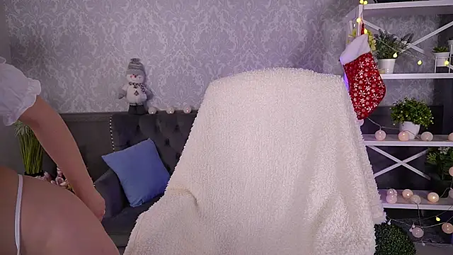 Snapshot of Daenerys_Daenn chatting on 12.25.24 Daenerys Daenn online show from 12.25.24