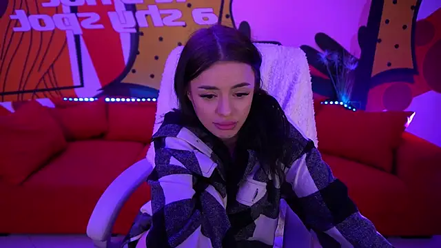 Snapshot of Daenerys_Daenn chatting on 01.04.25 Daenerys Daenn online show from 01.04.25