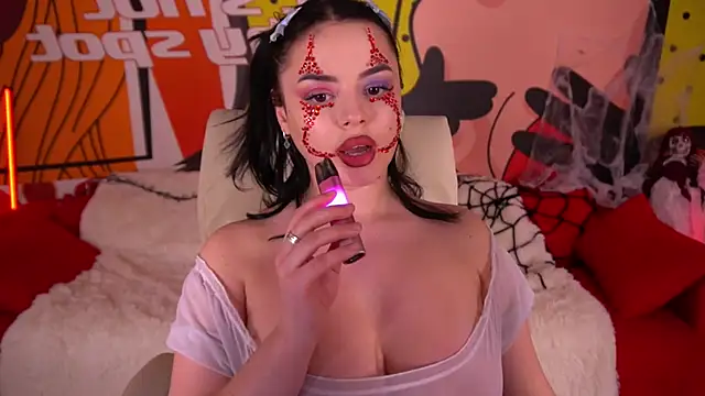 Snapshot of Daenerys_Daenn chatting on 10.31.25 Daenerys Daenn online show from 10.31.25