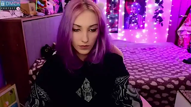 Violet Noir online show from 01.24.25