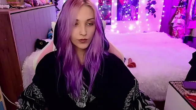 Violet Noir online show from 01.31.25