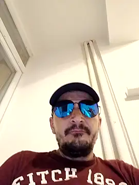 Adriandan1982 online show from 09.22.25