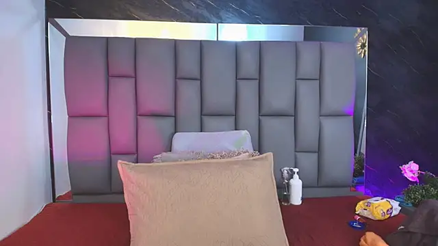  MiaBrown  online show from 11.14.25