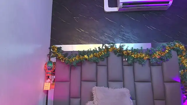  MiaBrown  online show from 12.04.25