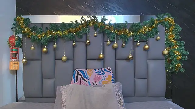  MiaBrown  online show from 12.15.25