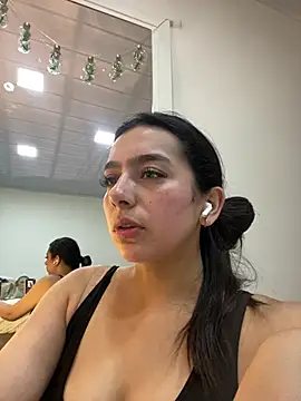 Nicollemays online show from 02.11.25