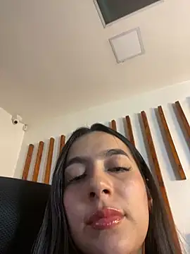 Nicollemays online show from 02.16.25