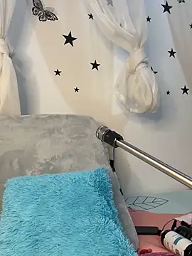 Snapshot of Aleja_DANS chatting on 10.23.25 Aleja DANS online show from 10.23.25