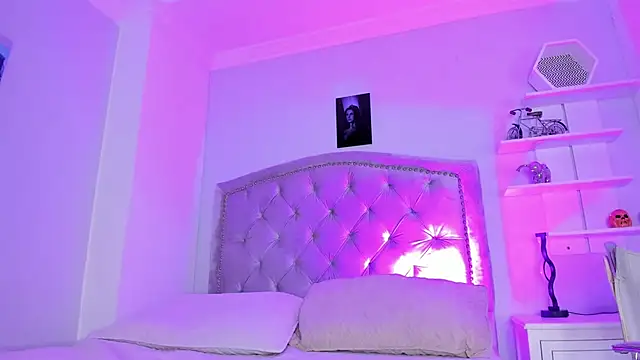 CamileHolmes online show from 12.29.24