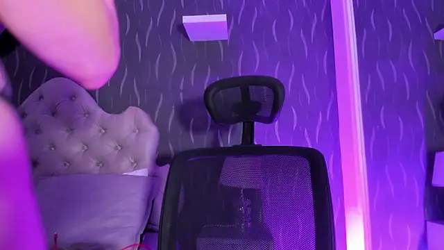 CamileHolmes online show from 01.22.25