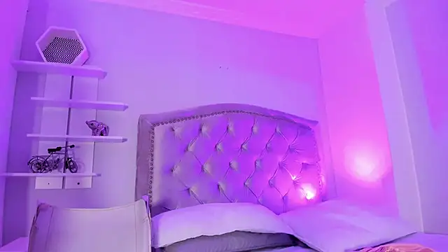 CamileHolmes online show from 02.03.25