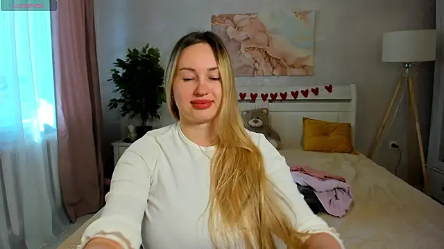 eva rose7 online show from 02.27.25