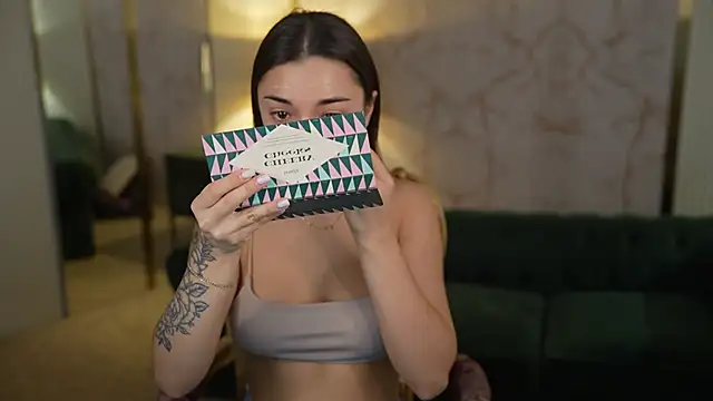 Jasmine Flow online show from 11.04.25