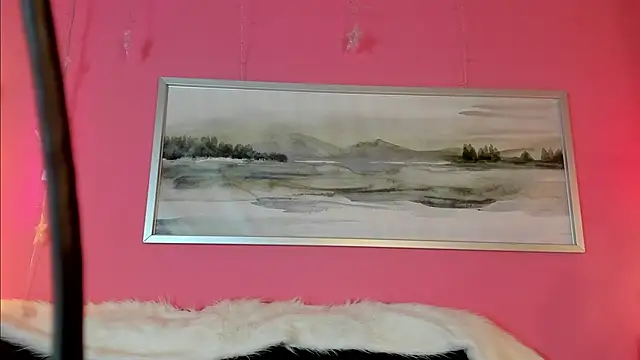 Snapshot of Tiffanysurez_ chatting on 12.04.25 Tiffanysurez online show from 12.04.25