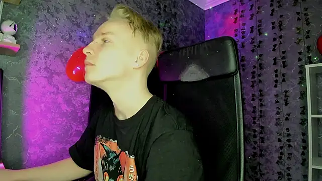 Snapshot of AlexxSweet chatting on 02.15.26 AlexxSweet online show from 02.15.26