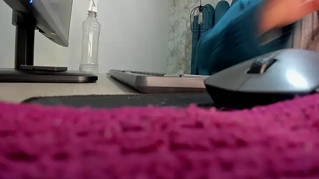 nalalye cruzz  online show from 11.12.25