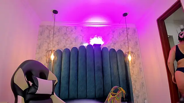 nalalye cruzz  online show from 02.28.26