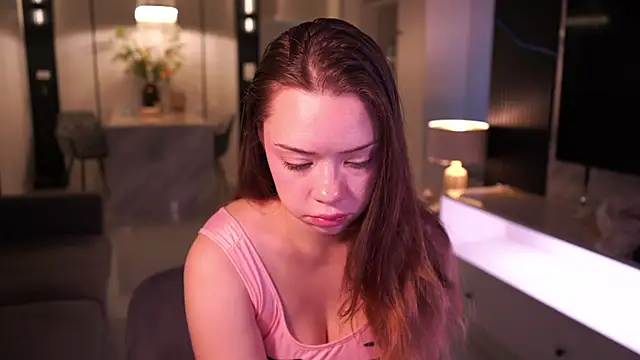 Snapshot of VixenMia chatting on 11.24.25 VixenMia online show from 11.24.25