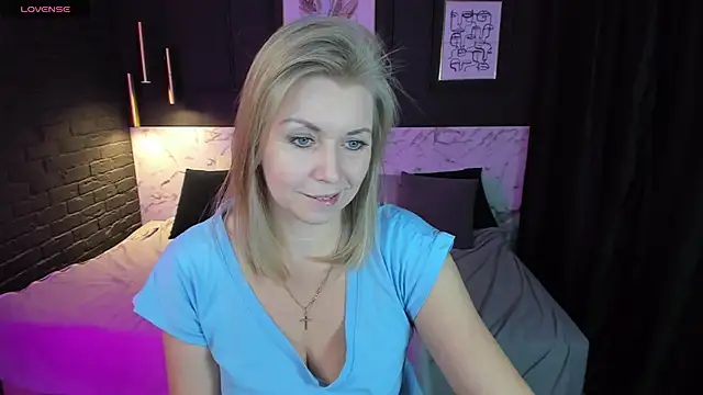 Annie Light online show from 01.24.25