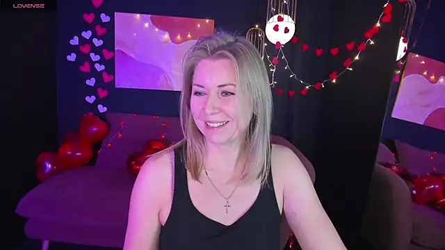 Annie Light online show from 02.15.25