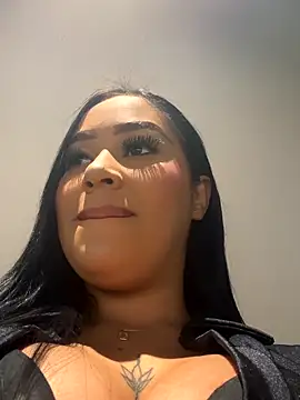 Snapshot of Luisa_Fernandaa chatting on 11.23.25 Luisa Fernandaa online show from 11.23.25