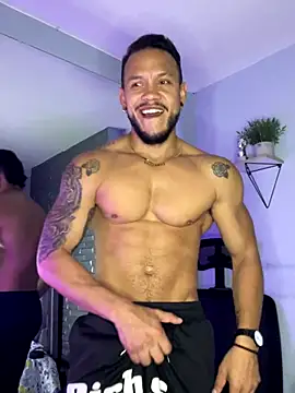 Snapshot of ARON_TAYLER01 chatting on 10.08.25 ARON TAYLER01 online show from 10.08.25