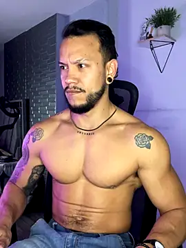 Snapshot of ARON_TAYLER01 chatting on 10.23.25 ARON TAYLER01 online show from 10.23.25