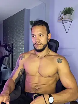 Snapshot of ARON_TAYLER01 chatting on 10.29.25 ARON TAYLER01 online show from 10.29.25