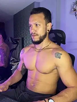 Snapshot of ARON_TAYLER01 chatting on 11.13.25 ARON TAYLER01 online show from 11.13.25