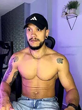 Snapshot of ARON_TAYLER01 chatting on 11.25.25 ARON TAYLER01 online show from 11.25.25