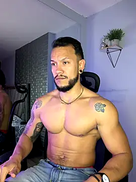 Snapshot of ARON_TAYLER01 chatting on 12.05.25 ARON TAYLER01 online show from 12.05.25