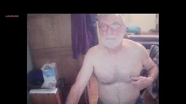 Snapshot of terrybare chatting on 01.15.26 terrybare online show from 01.15.26