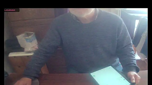 Snapshot of terrybare chatting on 02.01.26 terrybare online show from 02.01.26